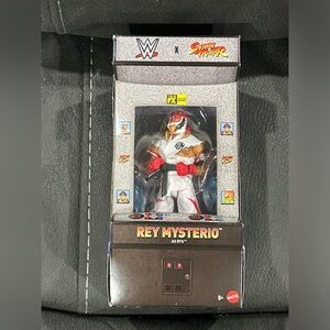 Rey Mysterio as Ryu-WWE/Street Fighter elite! Walmart exclusive!Not sold in Can!